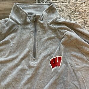 Under Armour Wisconsin Badgers quarter zip pull over